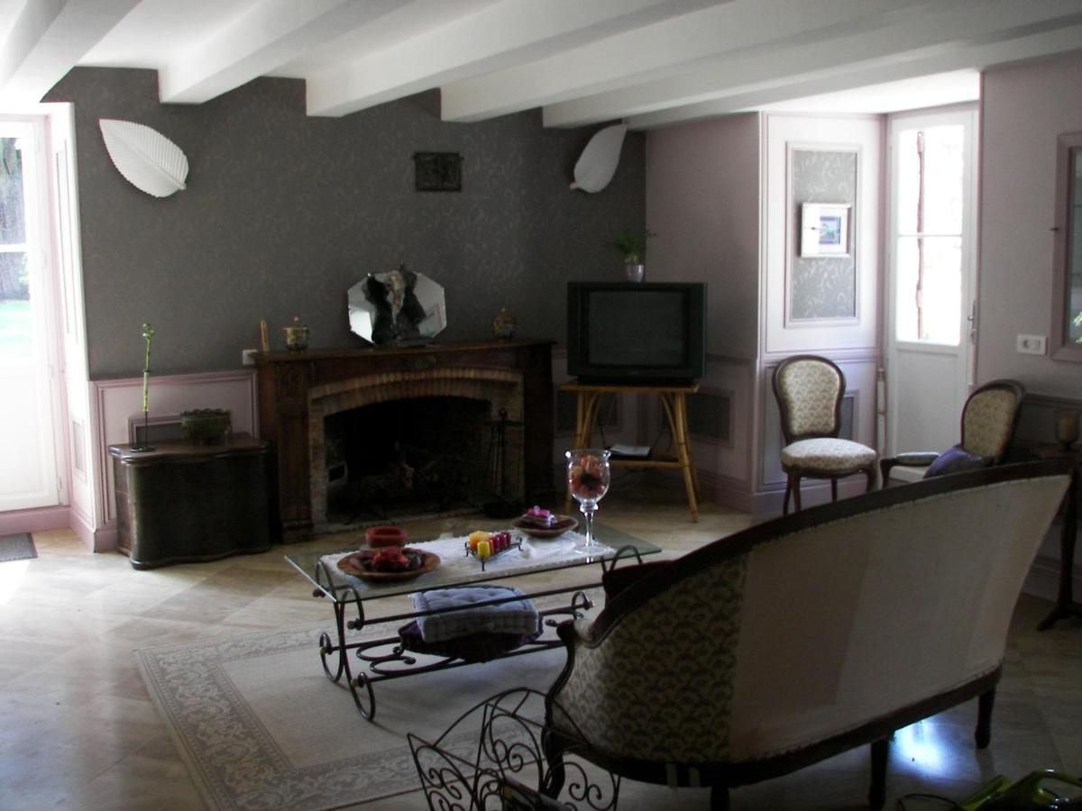 Bed and Breakfast Domaine Du Noble Saint-Jean-de-Thurac Екстер'єр фото
