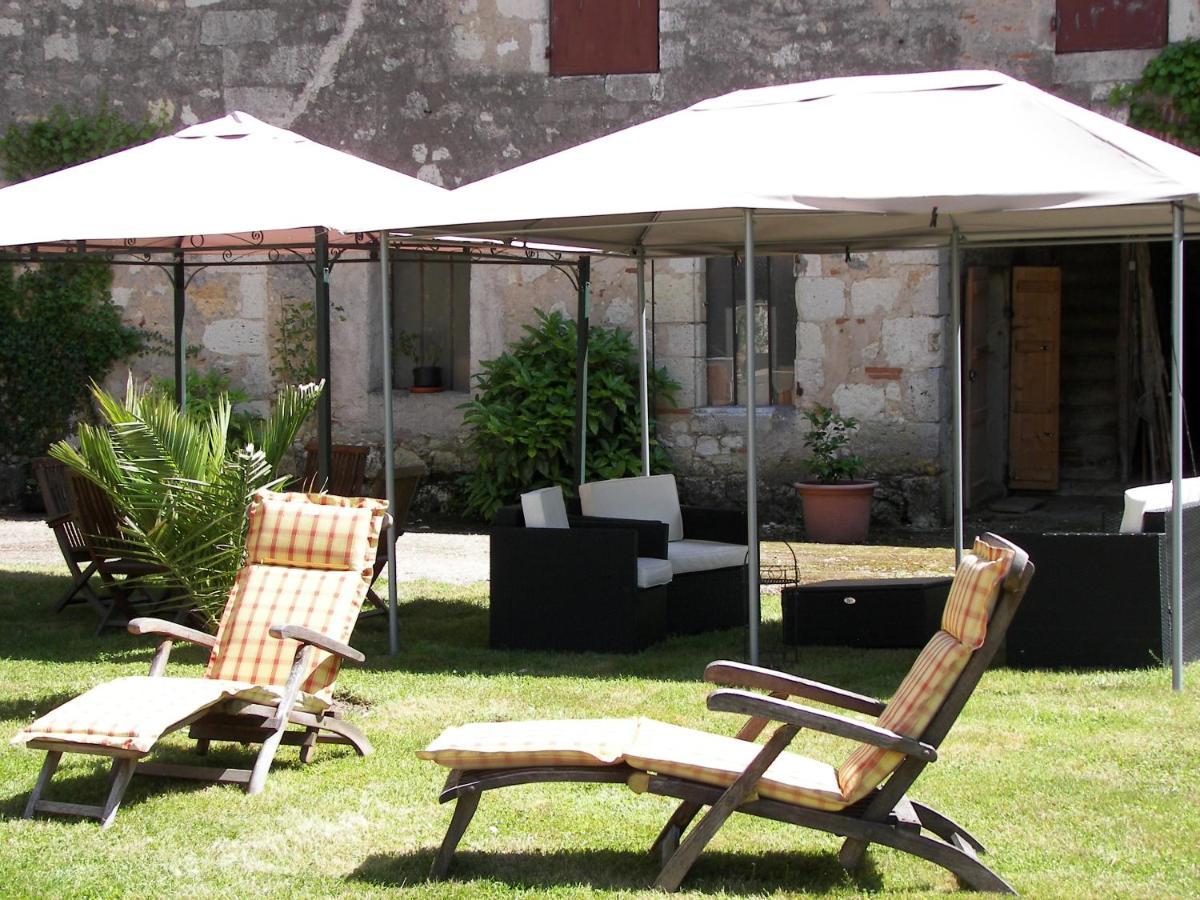 Bed and Breakfast Domaine Du Noble Saint-Jean-de-Thurac Екстер'єр фото