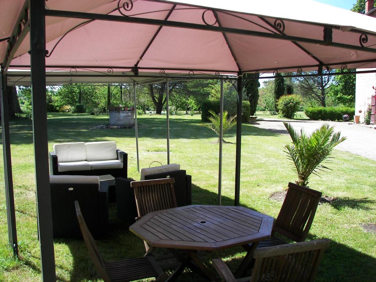 Bed and Breakfast Domaine Du Noble Saint-Jean-de-Thurac Екстер'єр фото