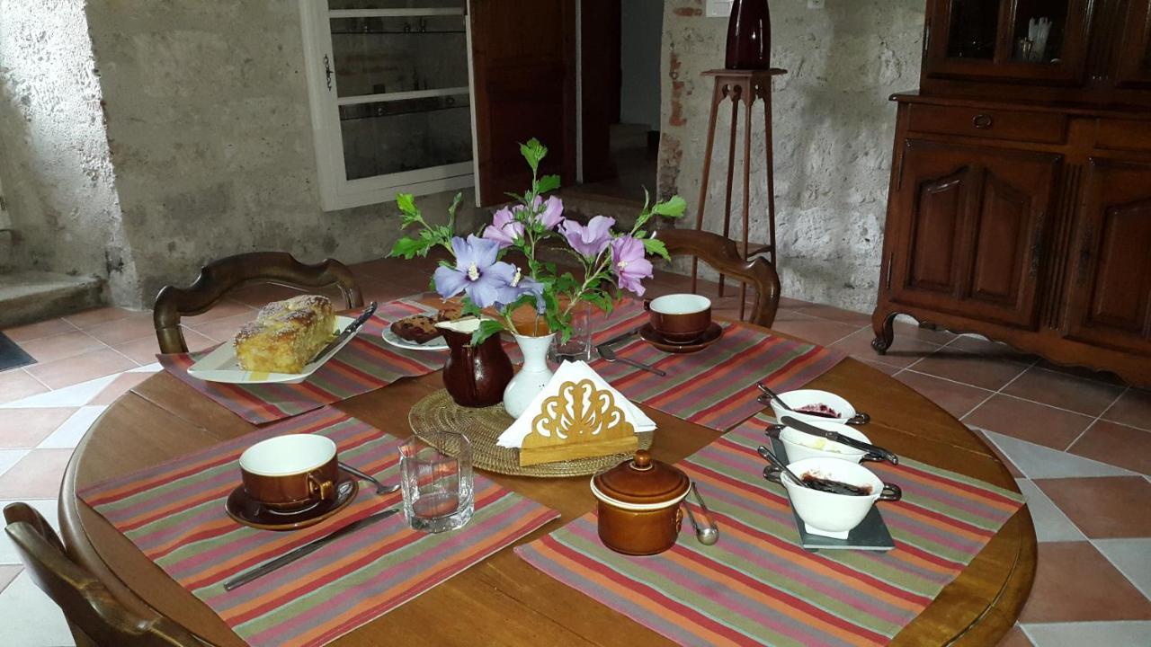 Bed and Breakfast Domaine Du Noble Saint-Jean-de-Thurac Екстер'єр фото